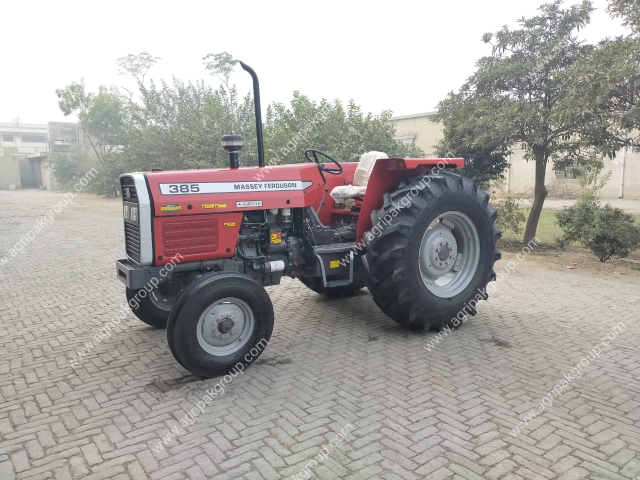 MF385 2WD